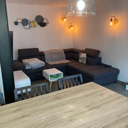 Charmante Maison Très Bien Située Avec Jardin Et Garage à Vélos